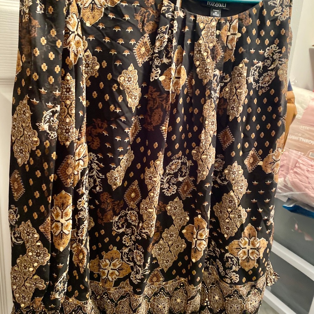Dress Barn Gold and Black top